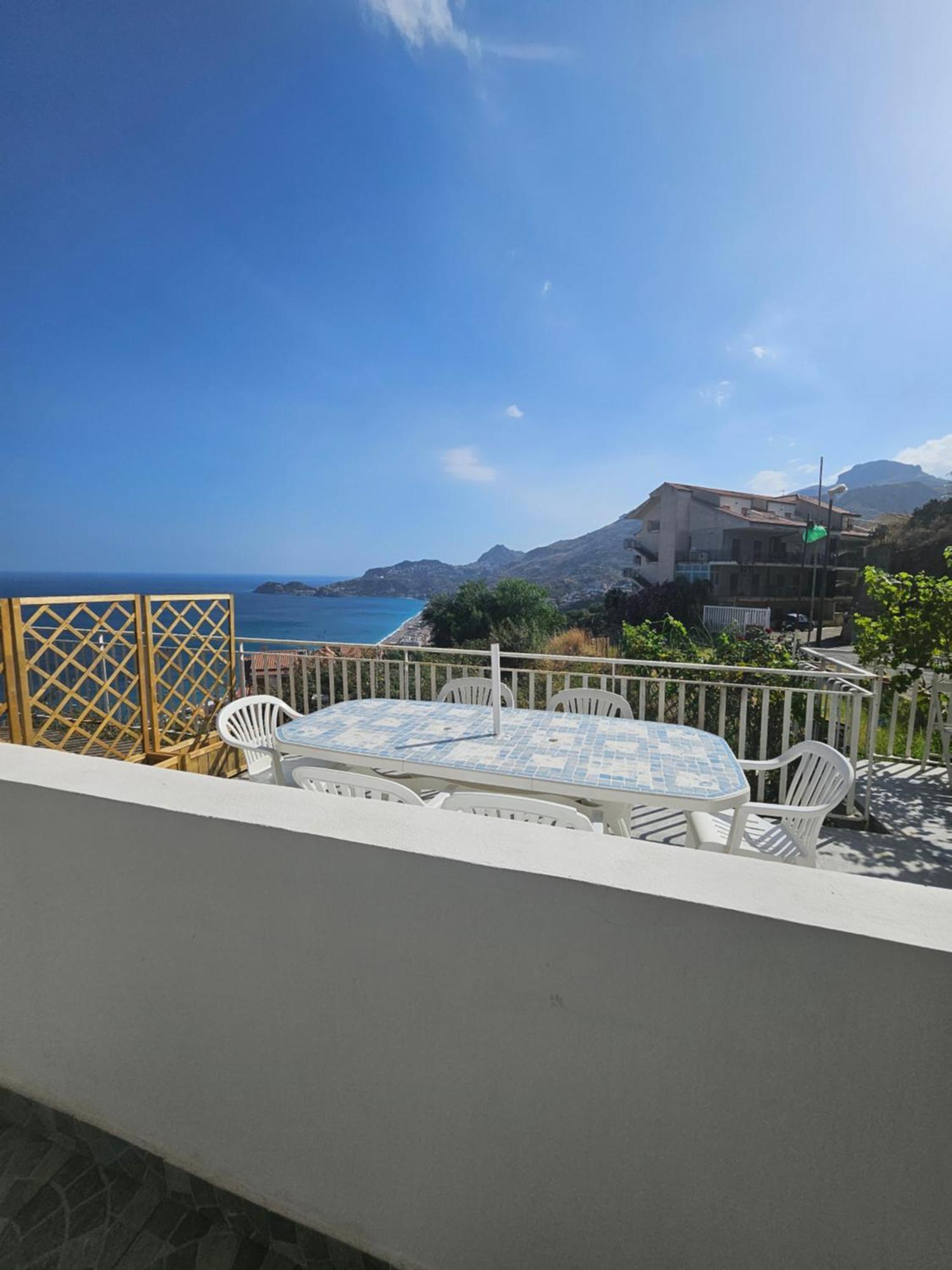 Nuova Casa Giulia Apartment Letojanni Exterior photo